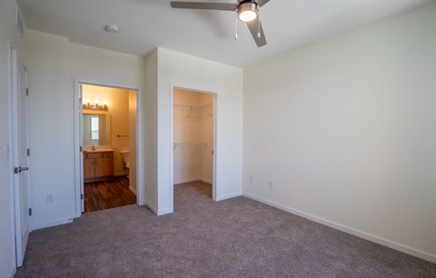 Dominium_Casa Azure_44 - Vacant 3 BR Apt Bedroom 3 with Bathroom-Closet_Web(3)